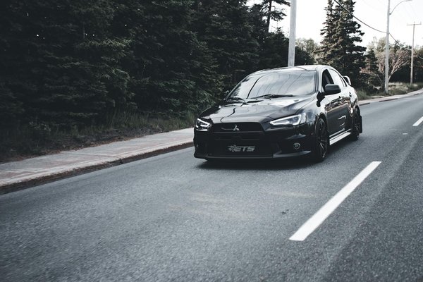 Direction assistée électrique versus hydraulique : quelle est la différence ?